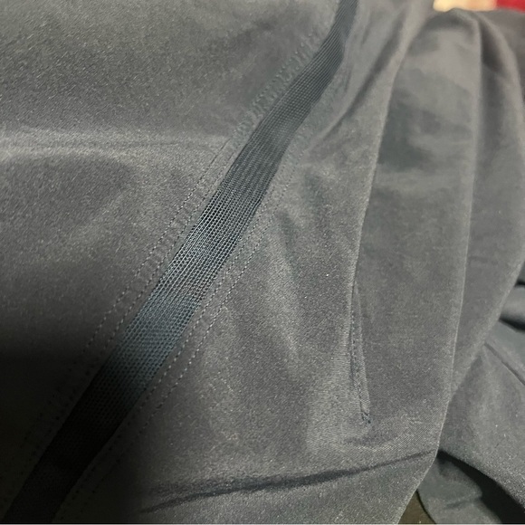 Lululemon Run: Response Short Men’s Medium Navy Blue Running Shorts Pockets EUC - Picture 9 of 10